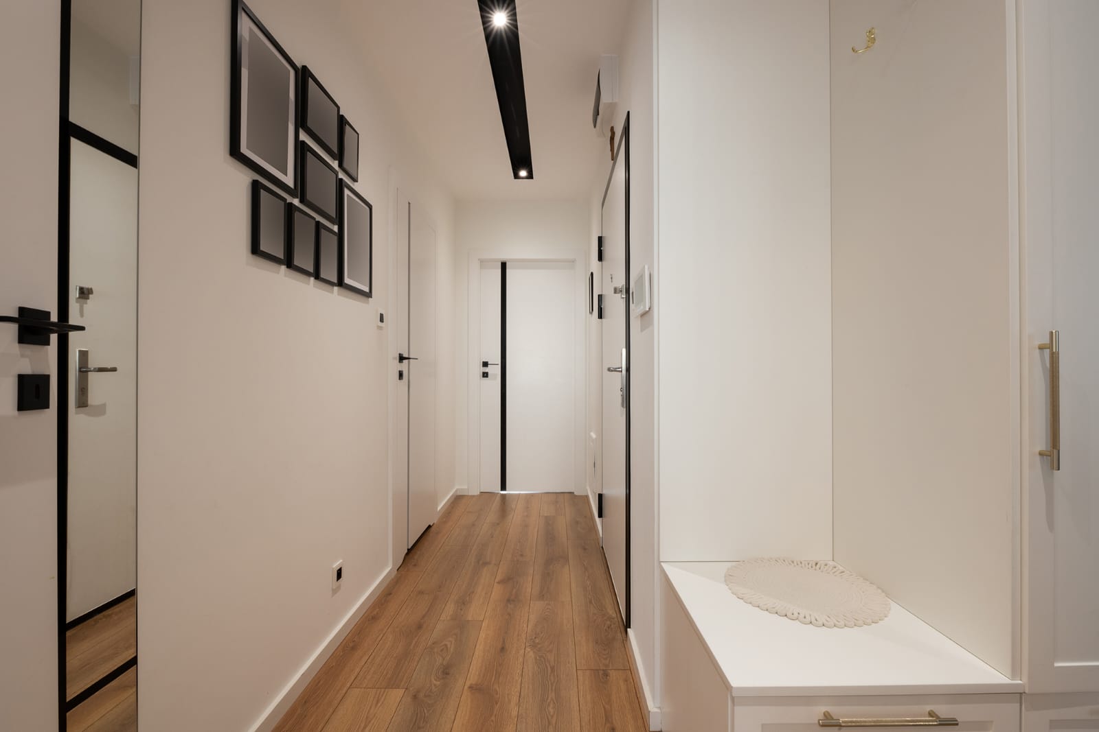 Nowoczesny korytarz - realizacja NIKOS Białystok