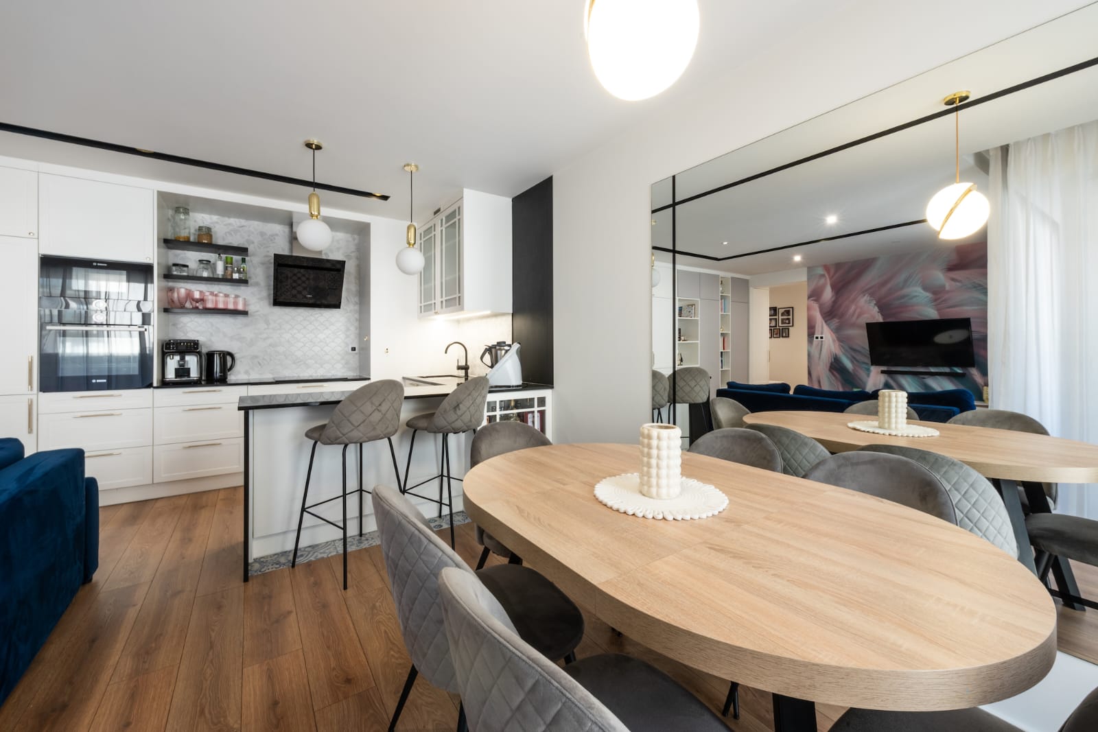 Salon z podłogą w jodełkę - NIKOS Białystok